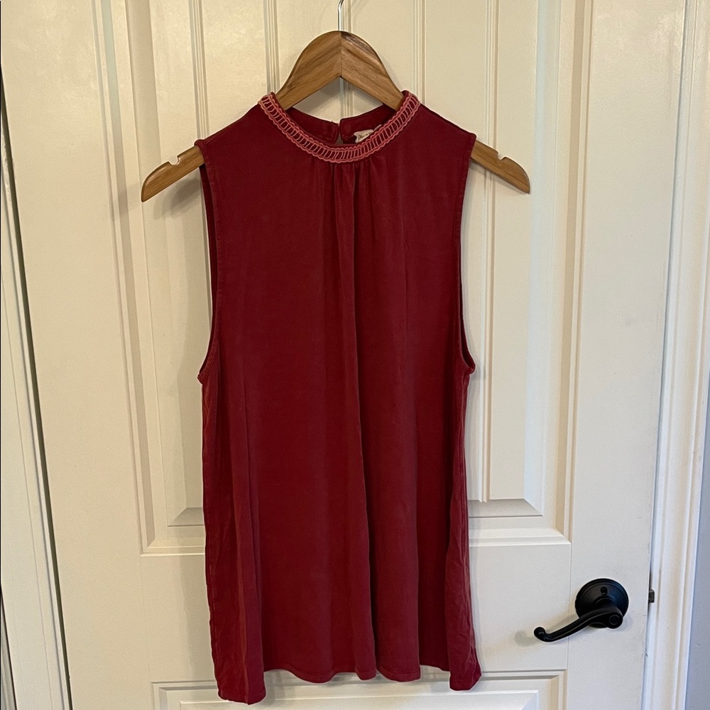 Hem & Thread Sleeveless Burgundy Blouse
